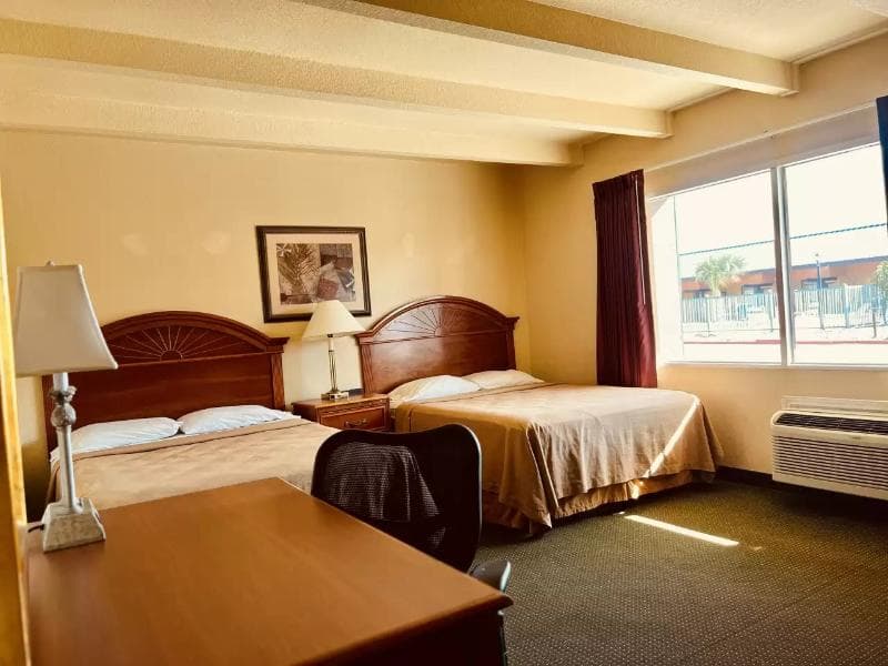 Econo Lodge Del Rio, Tx main