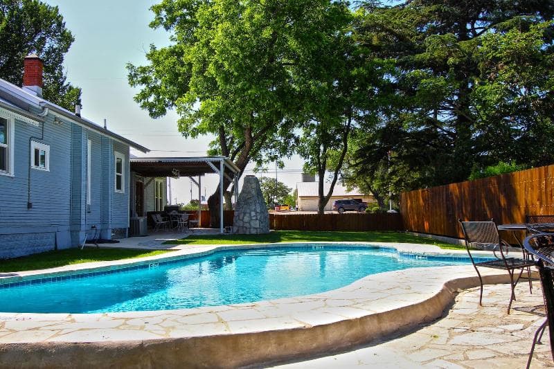 Peach Tree Inn & Suites 2