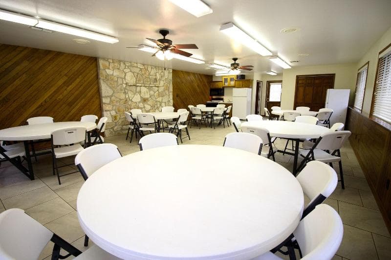 Peach Tree Inn & Suites photo 1