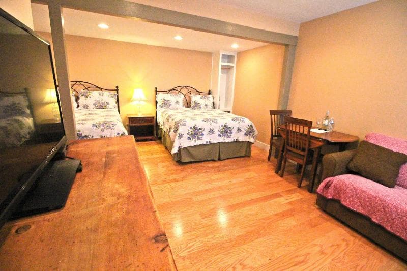 Peach Tree Inn & Suites 4