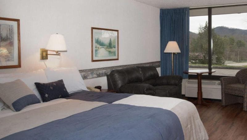 Highland Manor Inn 5
