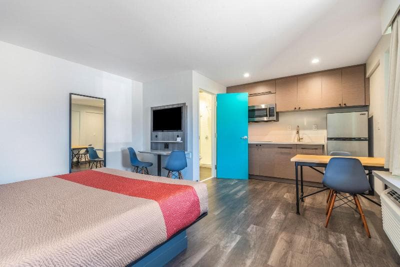 Solo Motel - Broadway 3