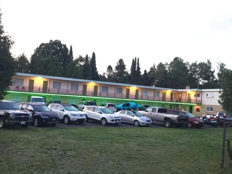 The Cedars Motel 5