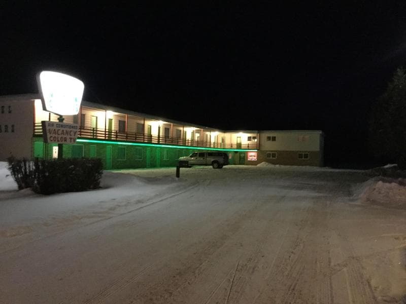 The Cedars Motel 4