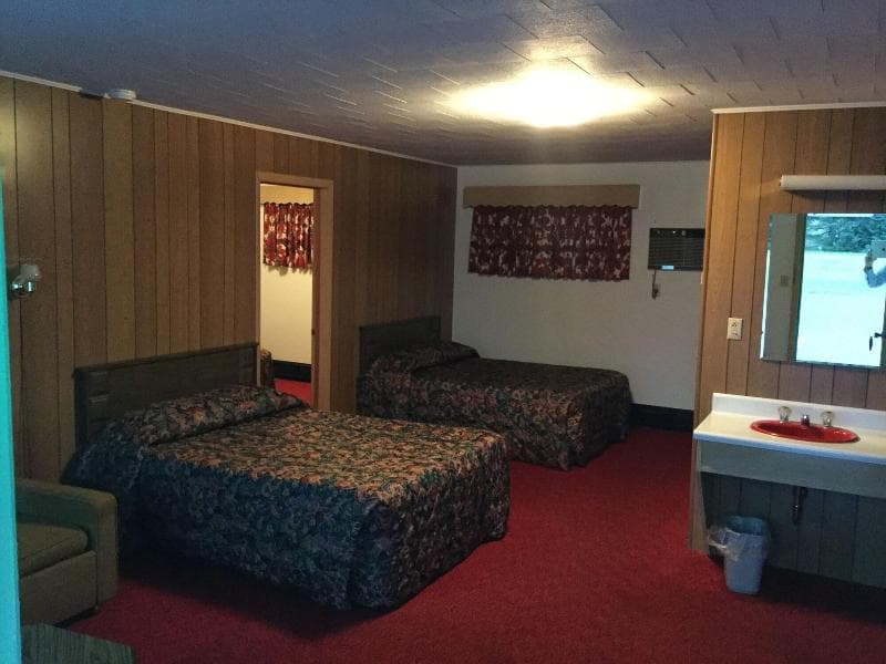 The Cedars Motel photo 1