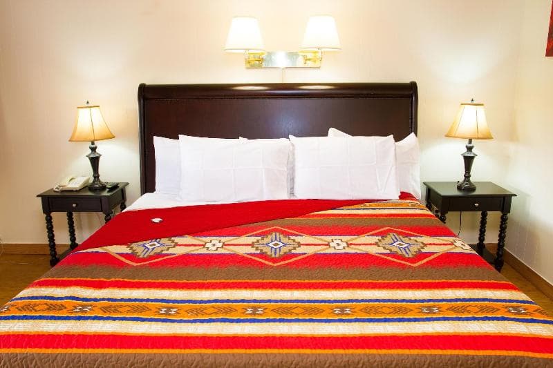 Brad's Desert Inn 3
