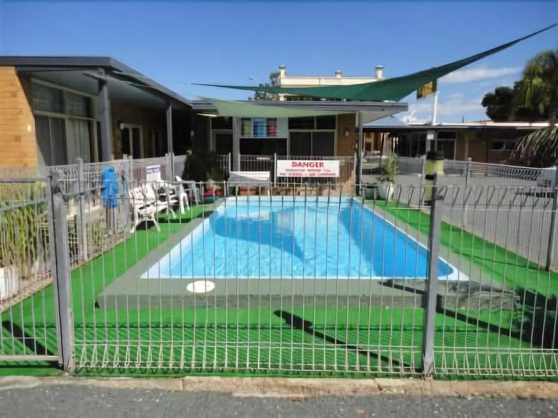Cobb Inlander Motel main