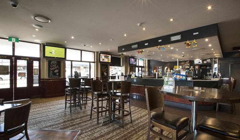 Melton Hotel 1