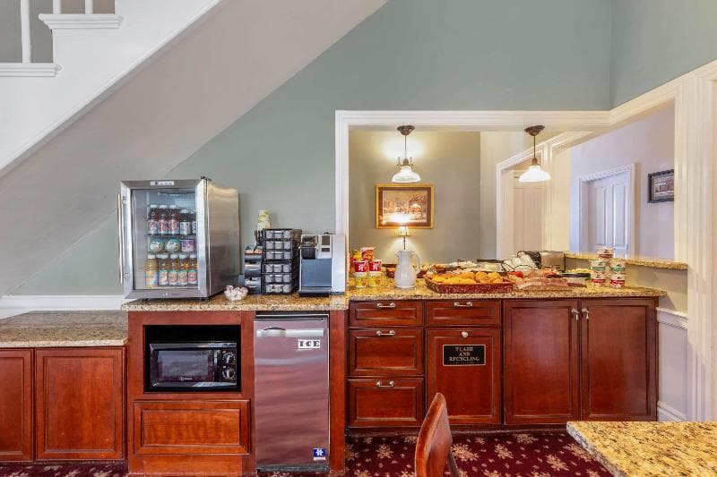 Essex Street Inn & Suites, Ascend Hotel Collection 3