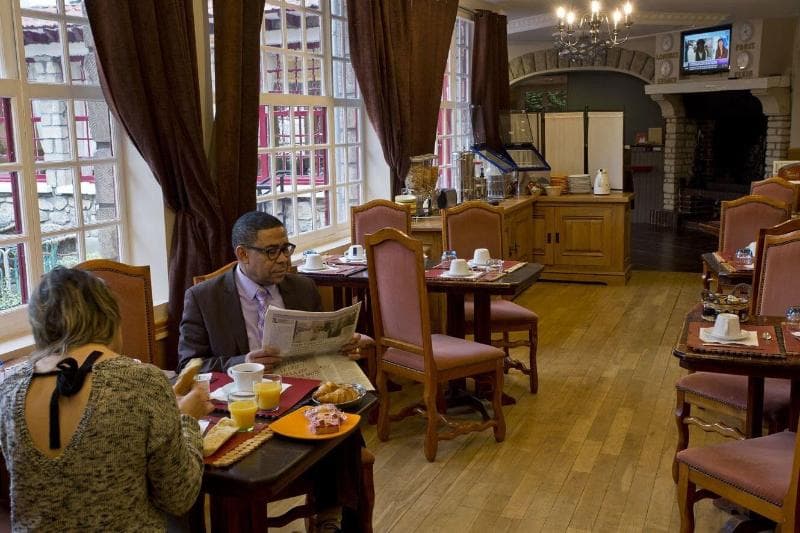 Hipotel Hostellerie Du Lys 3