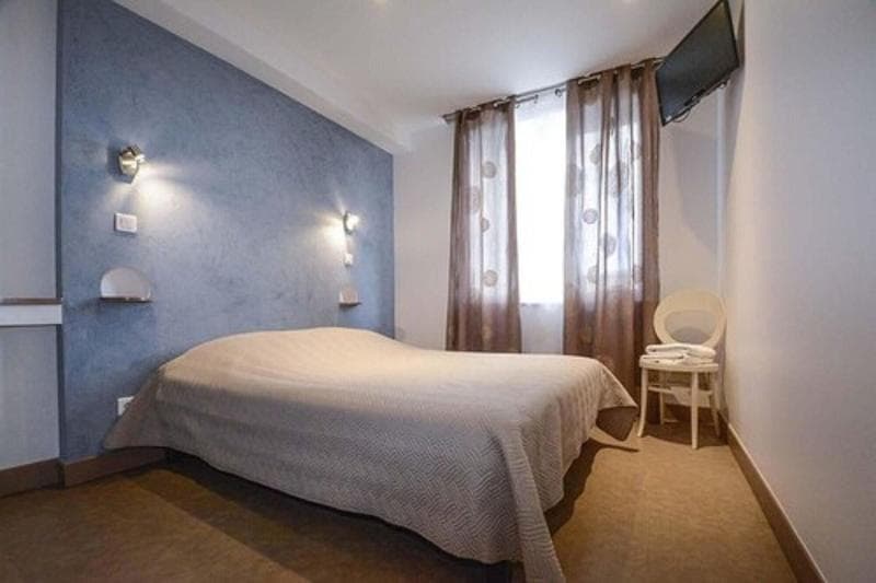 Hotel De La Pomme D'or 5