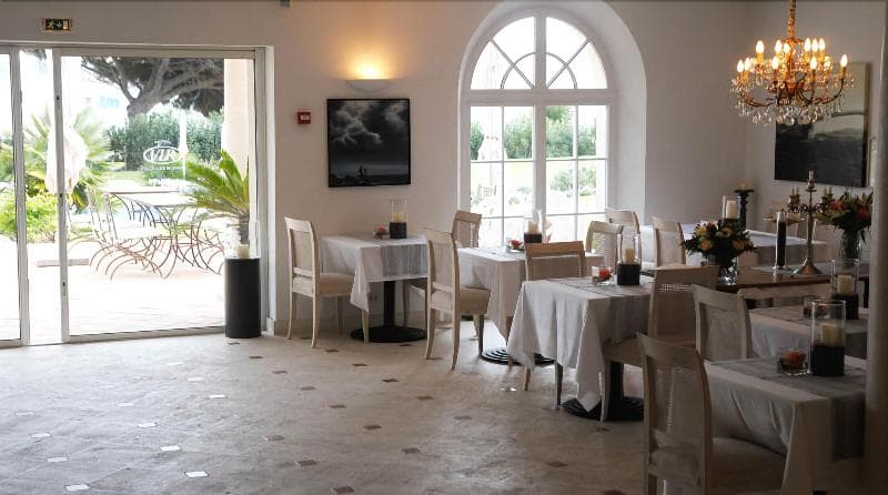 Htel Villa Les Rosiers 3