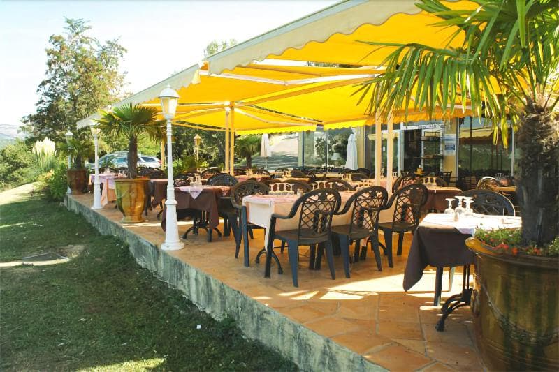 Hôtel Restaurant Les Cavalets 5
