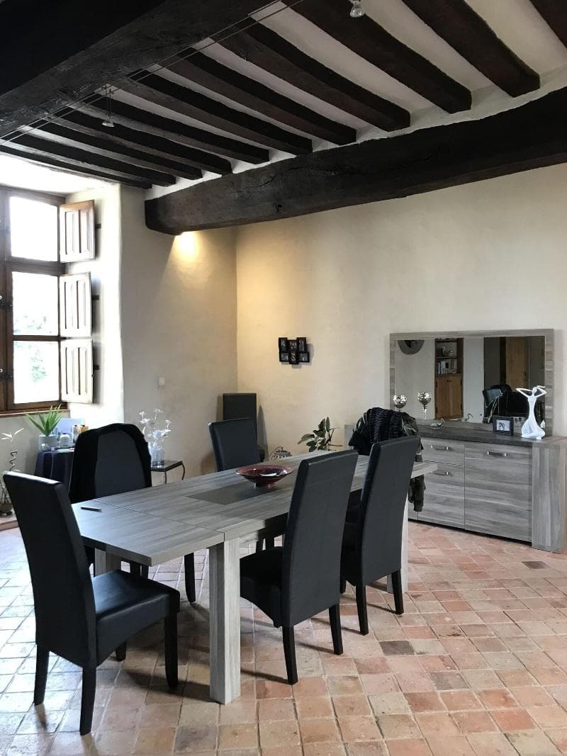Manoir De La Coudre main