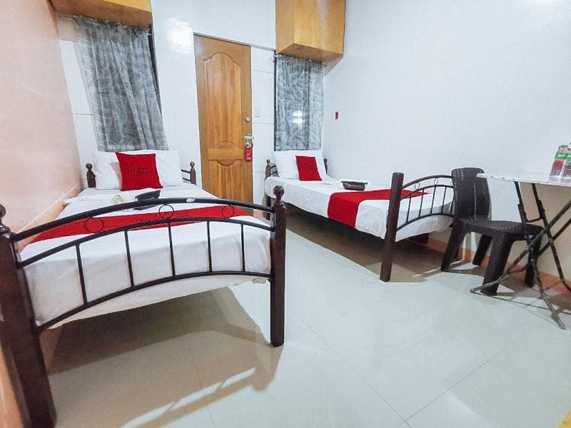 Reddoorz Near Sgm Condotel Villa Beach Iloilo 3