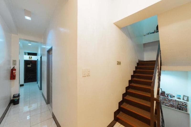 Reddoorz @ Plaza Jaro Iloilo 3