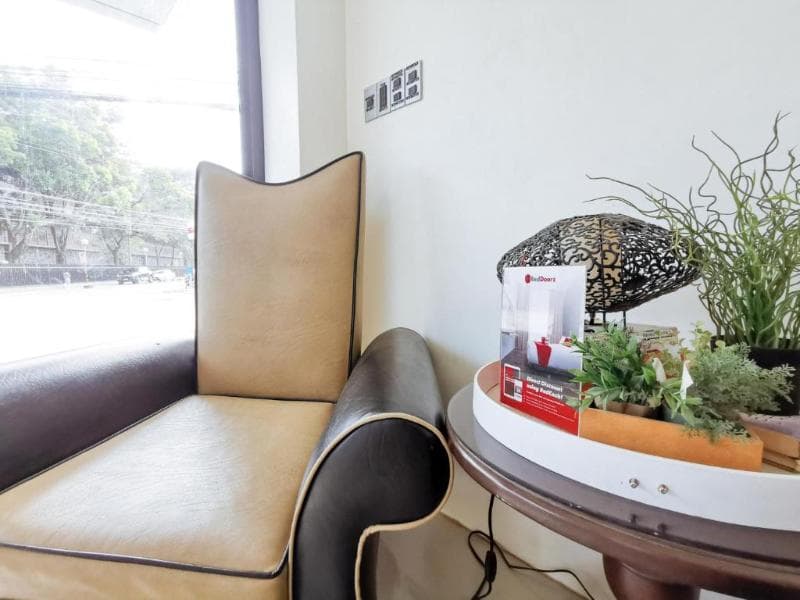Reddoorz Plus Near Bangko Sentral Ng Pilipinas Dav 2