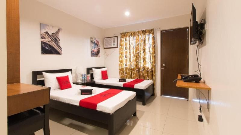 Reddoorz Plus @ Diola Villamonte Bacolod 3