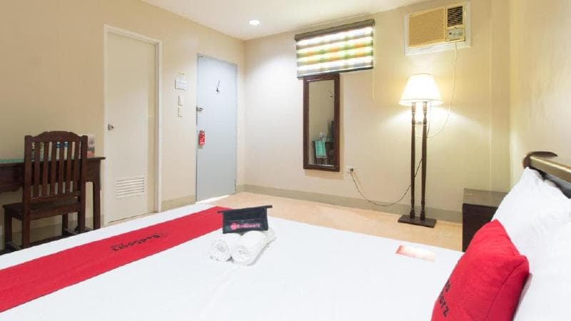 Reddoorz @ Teofila Lodge main
