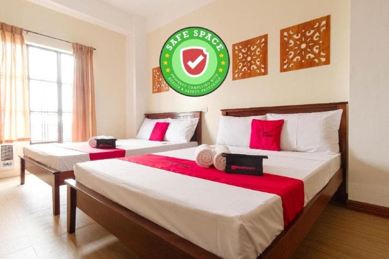 Reddoorz Plus Near Johnson And Johnson Paranaque 3