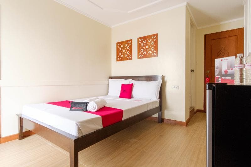 Reddoorz Plus Near Johnson And Johnson Paranaque photo 1
