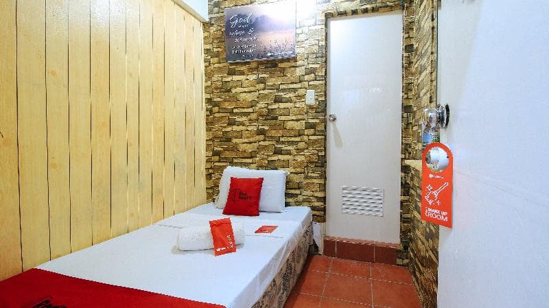 Reddoorz Near Owwa Pasay 4
