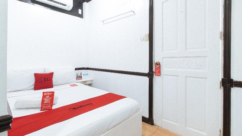 RedDoorz Plus @ Villa Gloria Taguig 5