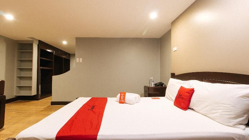 Reddoorz Premium @ Arzo Hotel Manila 3