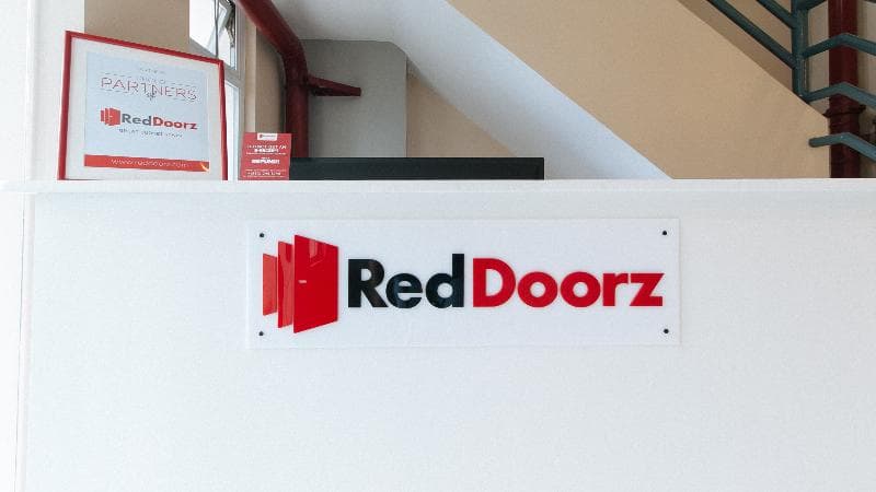 Reddoorz @ Torre De Manuel Residences 1 3