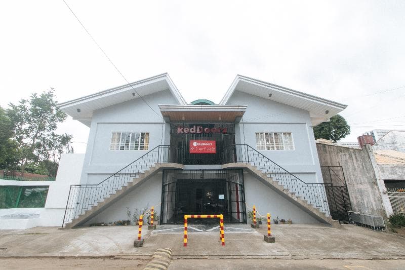Reddoorz @ V-Cloud Hills Near De La Salle 4
