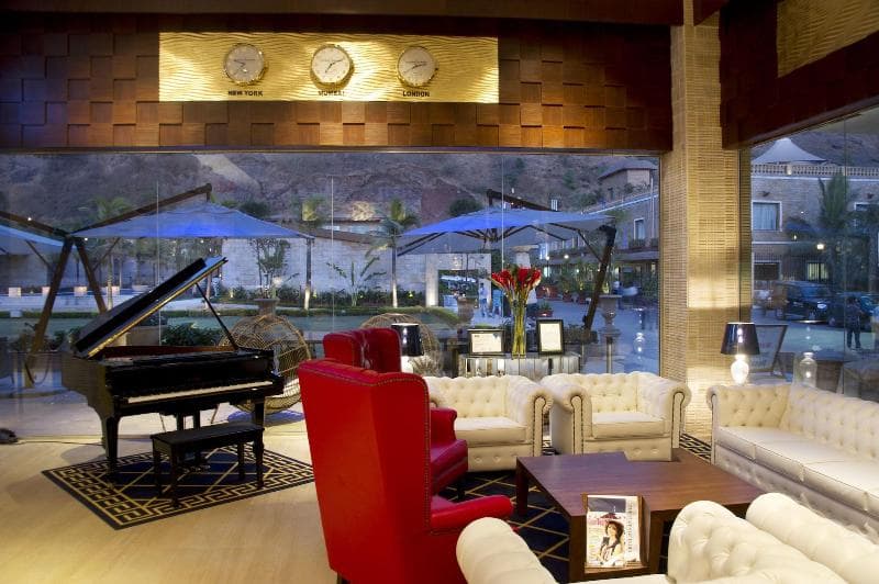 Della Resorts main