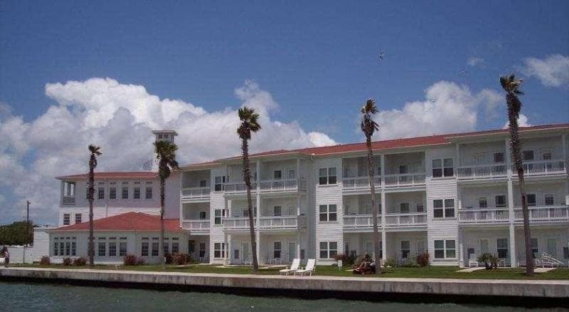 Lighthouse Inn At Aransas Bay 1