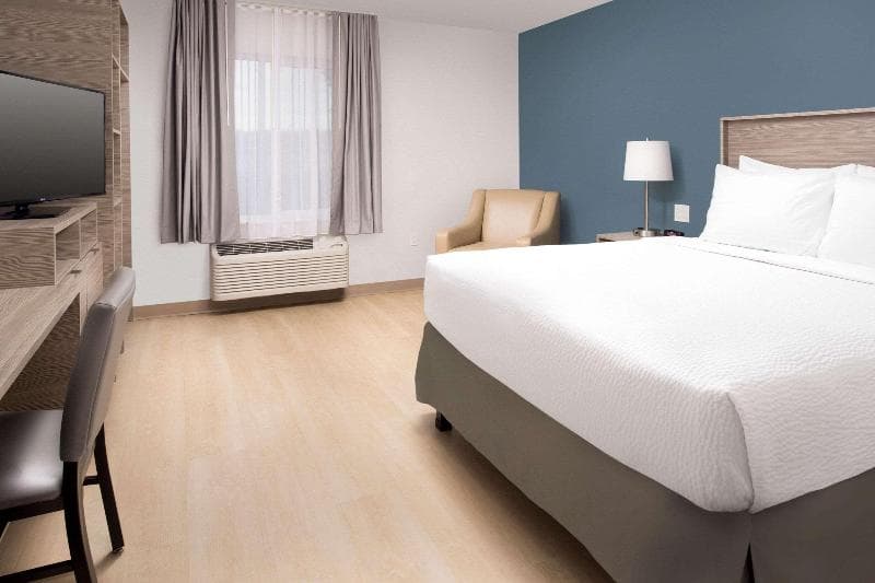 Woodspring Suites Seattle Redmond 2