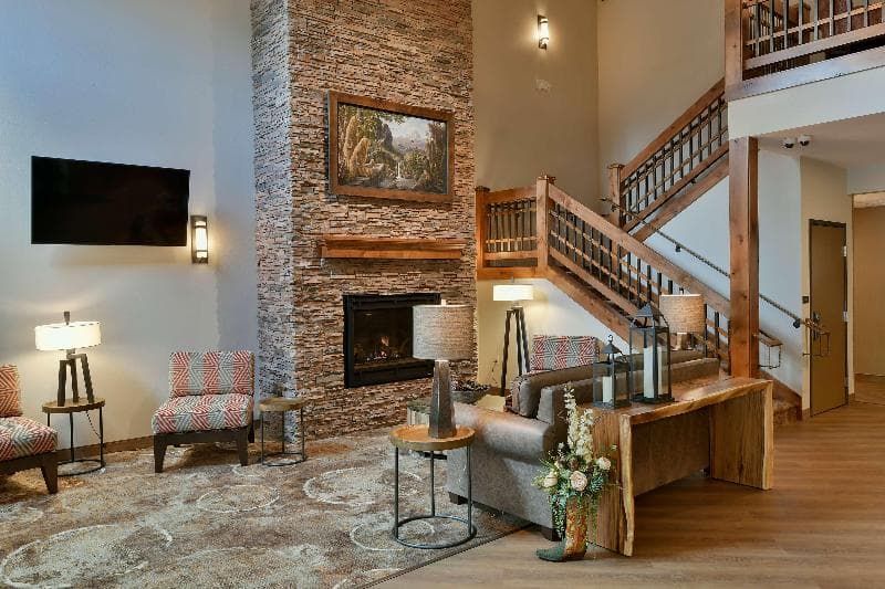 GrandStay Hotel & Suites 4
