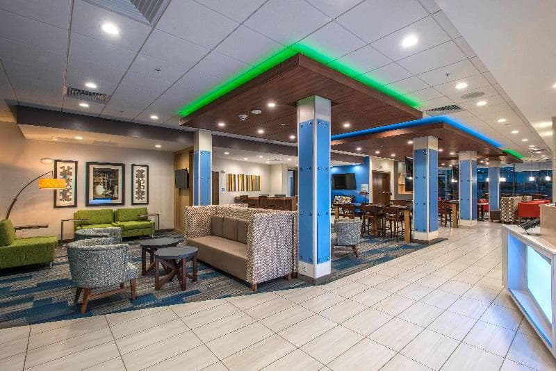 Holiday Inn Express & Suites Phoenix North - Happy Valley 3