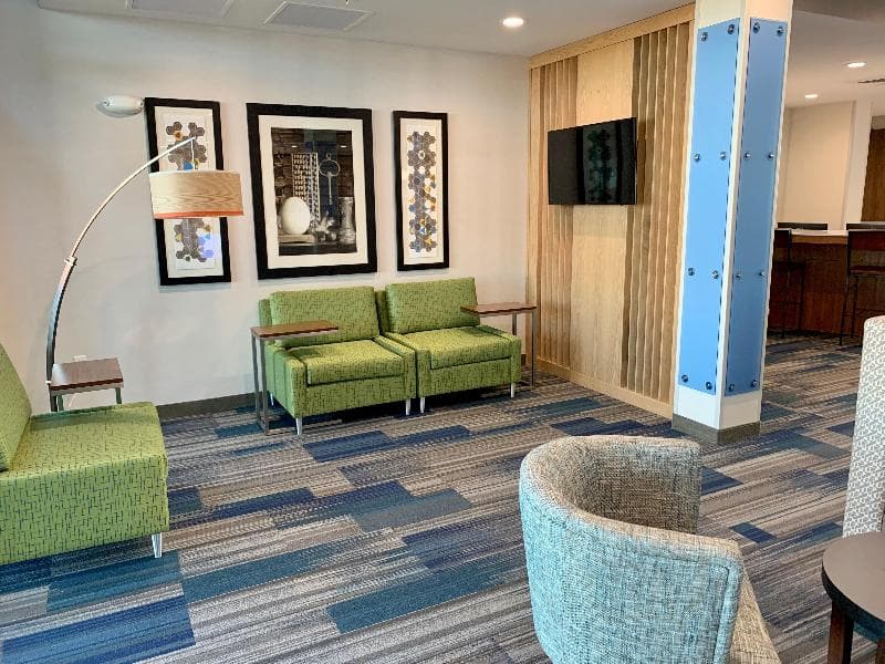 Holiday Inn Express & Suites Phoenix North - Happy Valley 4