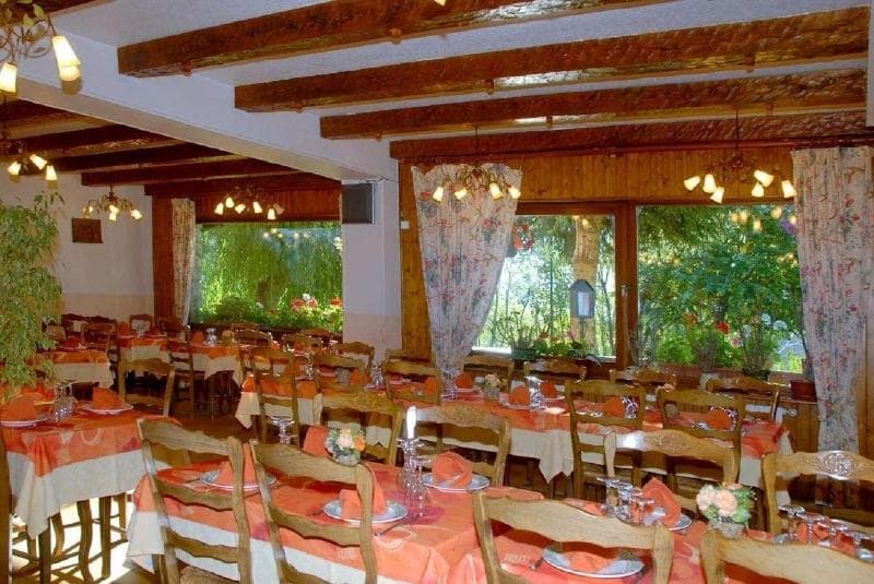 Hotel Restaurant Le Grillon main