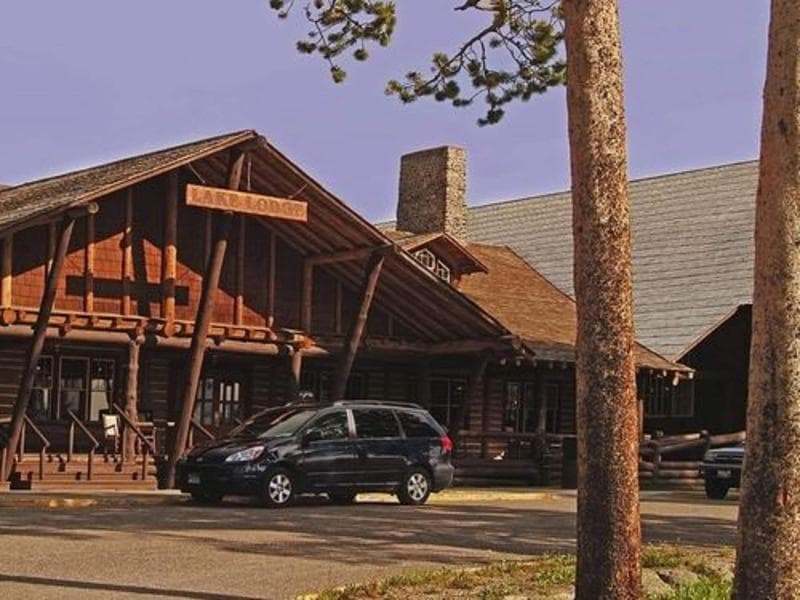 Lake Lodge Cabins main