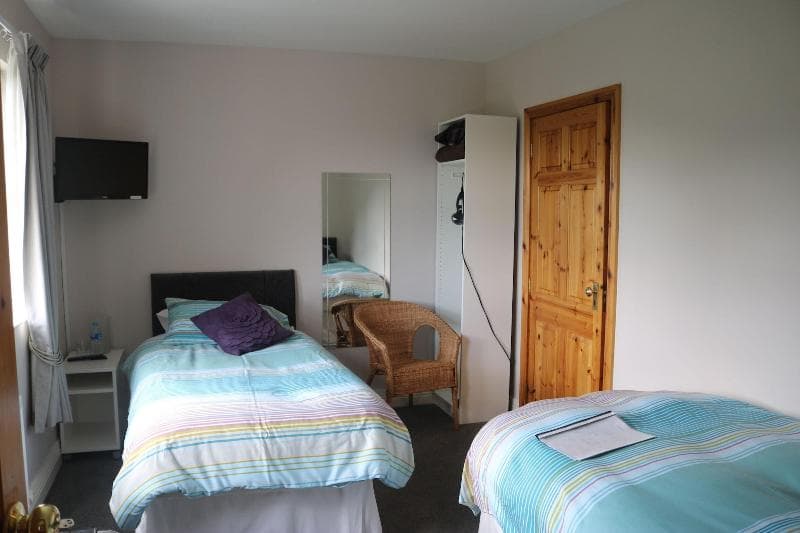 Five Oaks Bed & Breakfast 3
