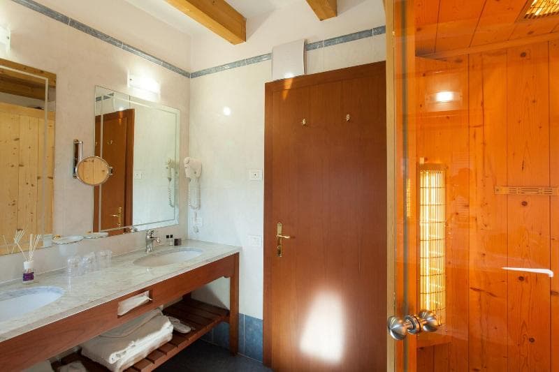 Sartori's Hotel 5