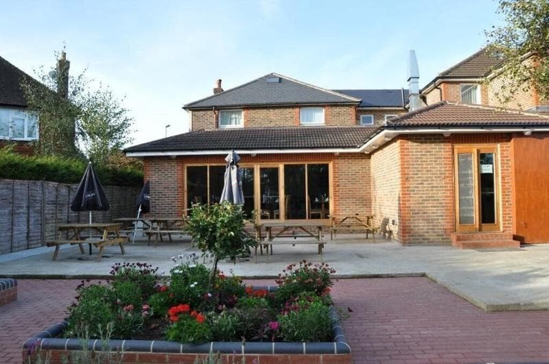 Acorn Lodge Gatwick 5