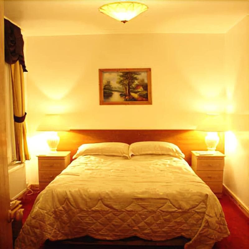 Acorn Lodge Gatwick 3