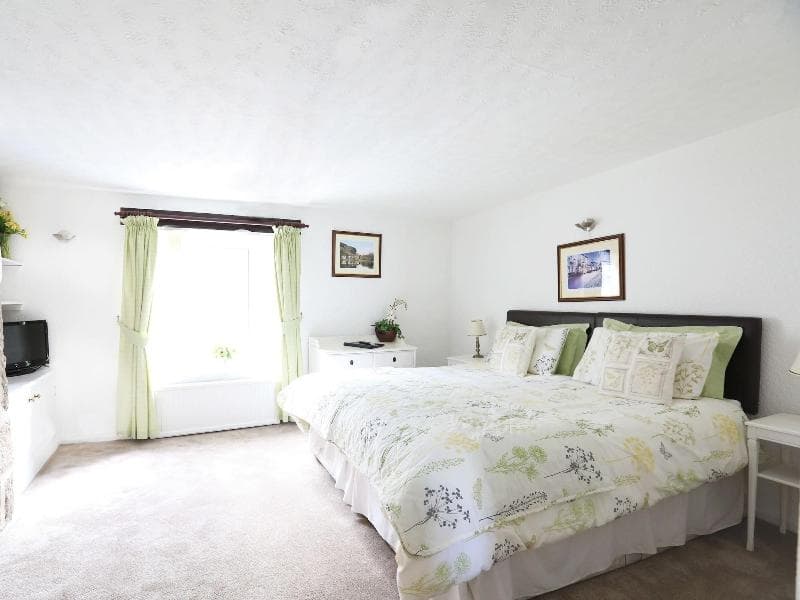 The Willow Restaurant & Cottages 4