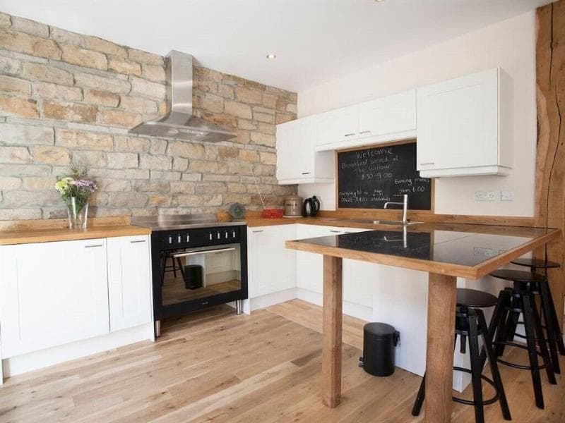 The Willow Restaurant & Cottages 2