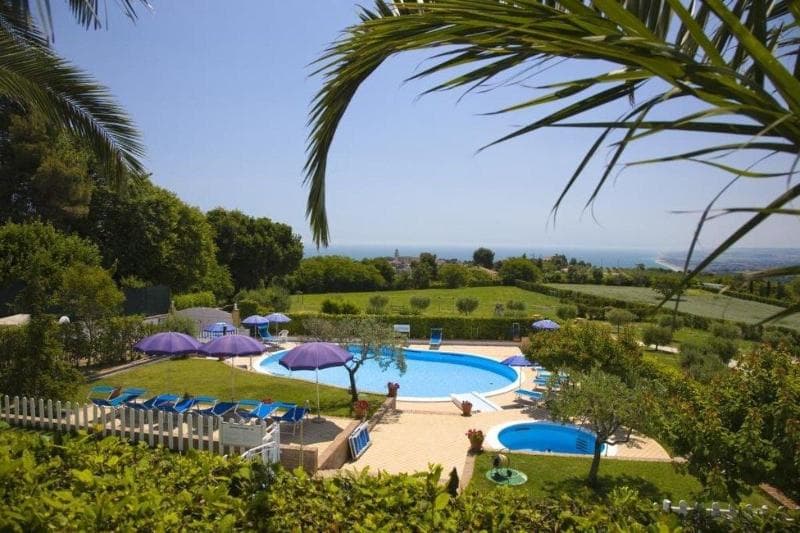 Hotel Le Cave main