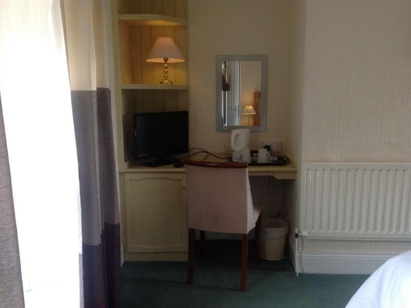 The Rose & Crown photo 1