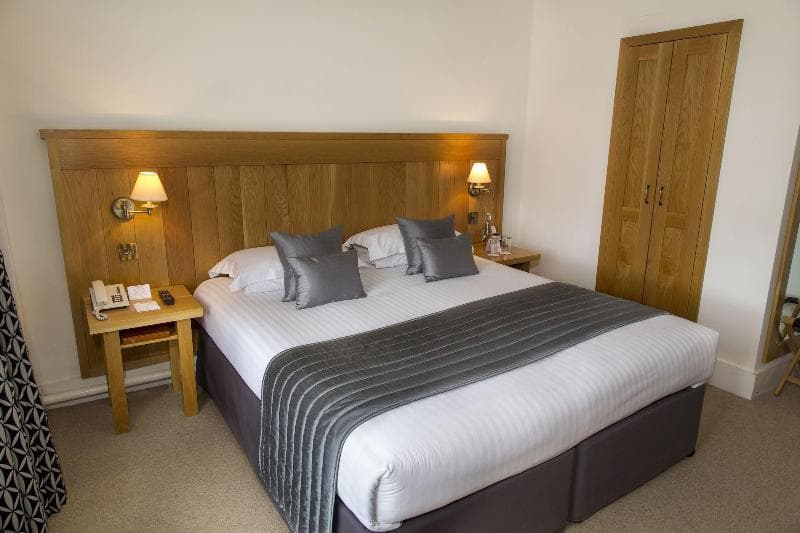 Tewin Bury Farm Hotel 5