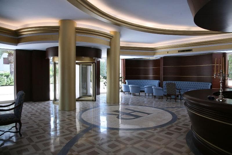 Hotel Royal photo 1