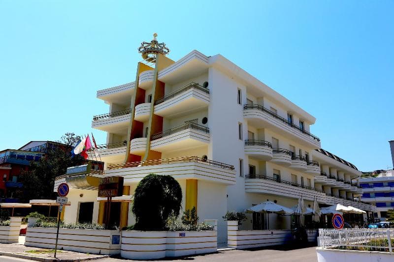 Hotel Royal 3