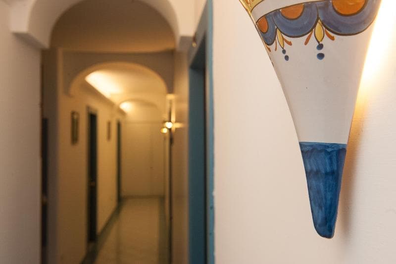 Hotel De Rosa 5
